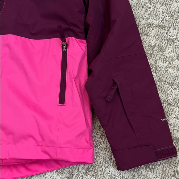 The North Face Girls’ Boysenberry Freedom Triclimate 2 in 1 Jacket—L (12) - Picture 6 of 11